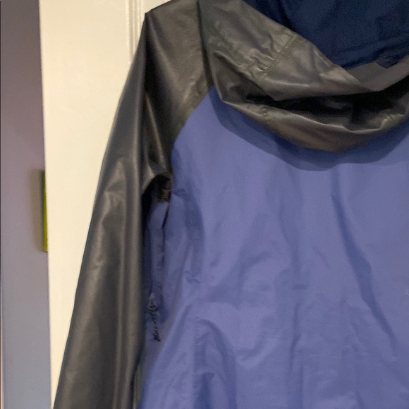 Columbia Women’s Blue and Gray Out Dry Rain Jacket Water-Resistant Design - Picture 9 of 16